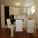 Macadamia With Garage Parking Σπλιτ