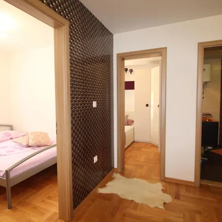 Apartment Macadamia With Garage Parking Split
